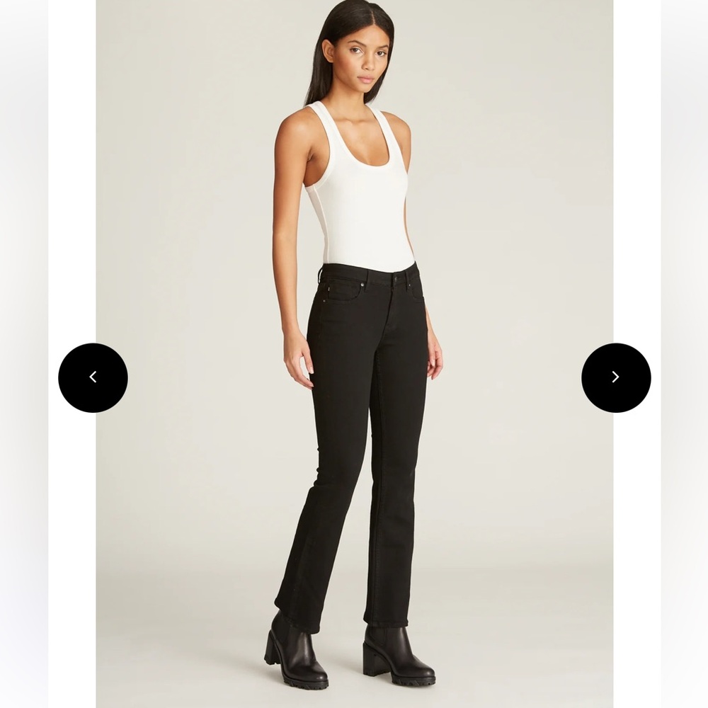 Vigoss woman's Marley Mid-rise Crop Boot Cut Frayed Hem Black Jeans Size 29‎ NWT